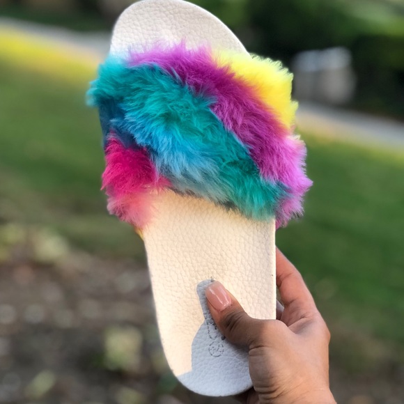 LAST2♥️RAINBOW UNICORN WHITE SLIDES - Picture 3 of 3